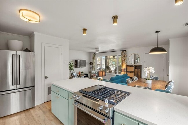 Building Photo - 909 Shelley Ave