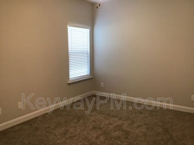 Building Photo - 618 Turtle Crk Ln