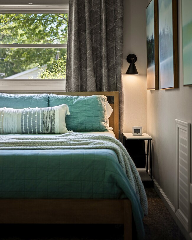 Master Bedroom/King - 27166 Little Floyd Lake Rd