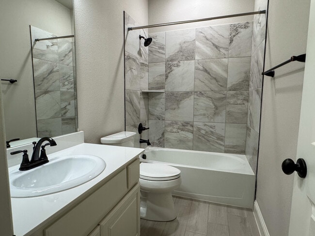 Building Photo - 7836 Cottonwood Dr