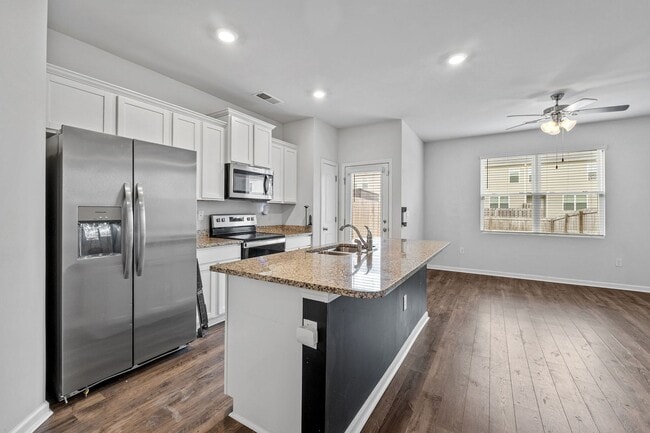 Building Photo - 4343 Newland St