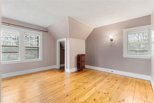 Building Photo - 187 Pleasant St