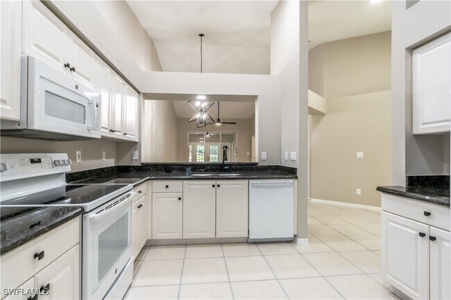 Building Photo - 1704 Royal Cir