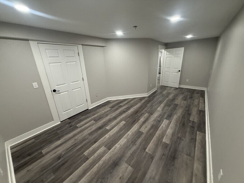 Building Photo - 7100 Avrum Dr
