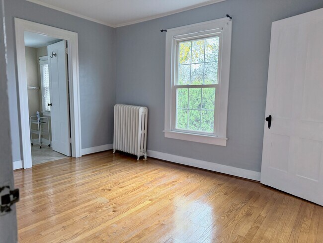 Building Photo - 29 Freestone Ave