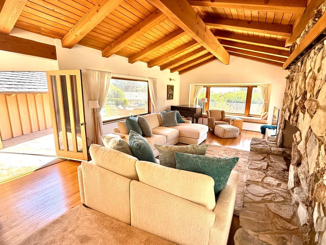 Building Photo - 2508 Vía Amador