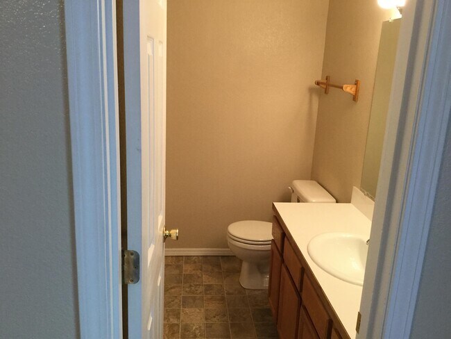 Building Photo - 3138 SW Newberry Ave