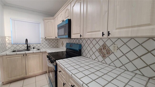 Building Photo - 7505 SW 82nd St