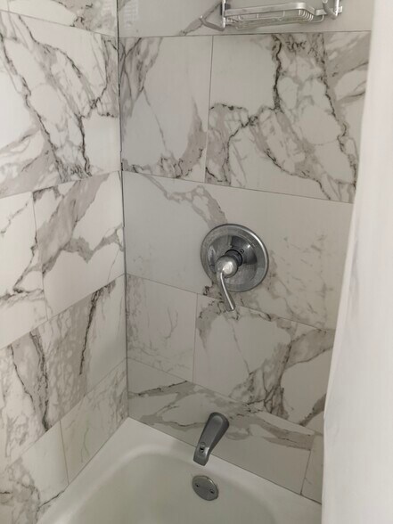 Building Photo - 5212 SW 91st Ave