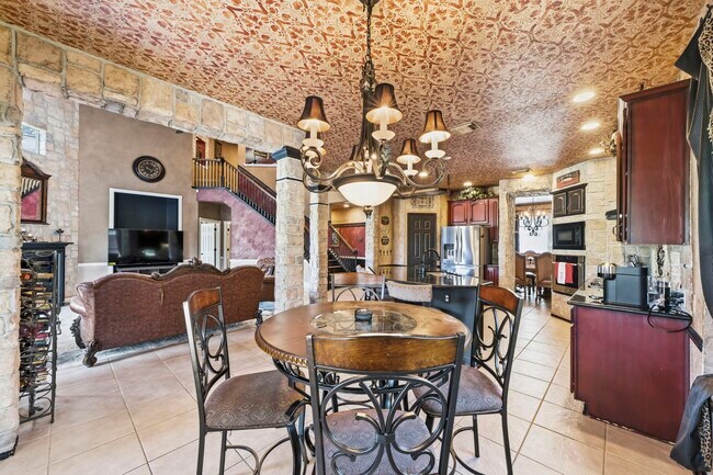 Building Photo - 11823 Canyon Mills Dr