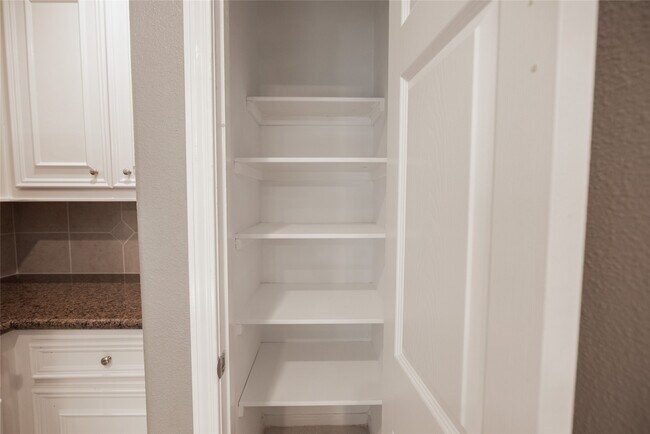 Building Photo - 13165 Snow Ln