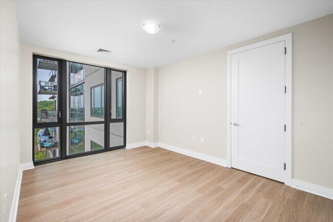 Building Photo - 701 Ridge Hill Boulevard