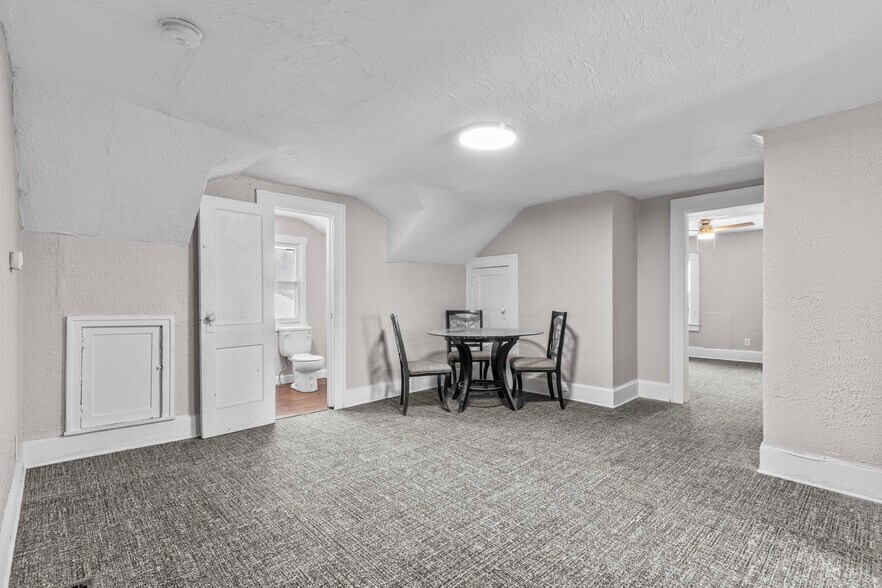 Building Photo - 1412 Arrow Ave