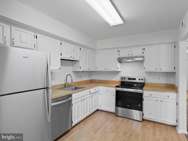 Building Photo - 5513 Ridgeton Hill Ct