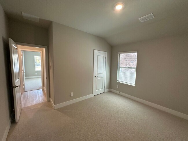 Building Photo - 1410 Old Stead Dr