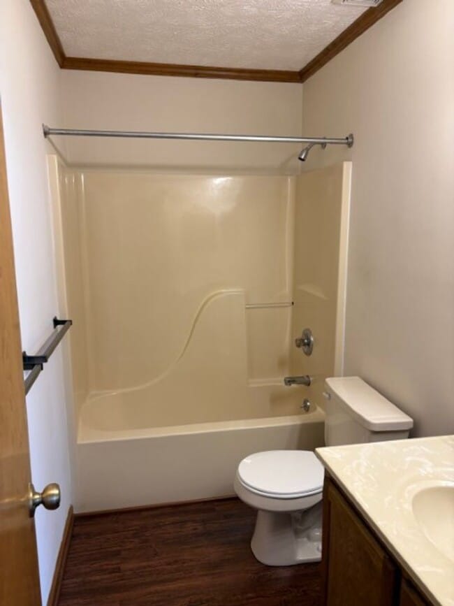 Building Photo - 2 Bedroom 2 Bathroom Duplex Available in H...