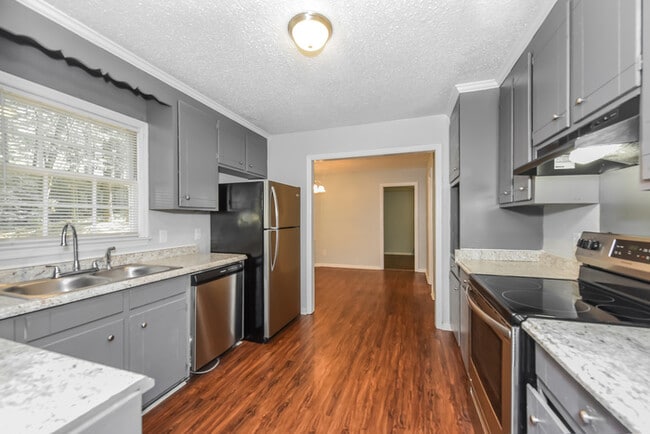 Building Photo - 1805 Woodvalley Ct