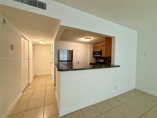 Building Photo - 9143 SW 77th Ave
