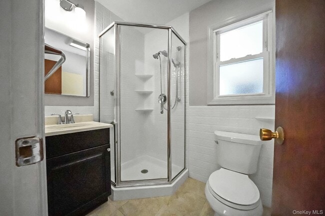 Building Photo - 386A Glen Cove Ave