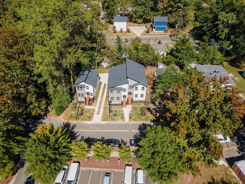 Building Photo - 803 Dupree St