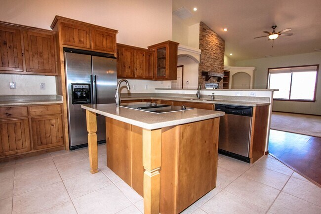 Building Photo - 3 Bedroom Home on 2.5 acres in Chino Valley