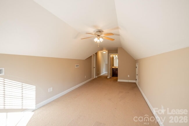 Building Photo - 141 Logan Ridge Dr