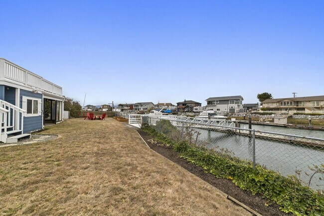 Building Photo - 4132 Matia Dr