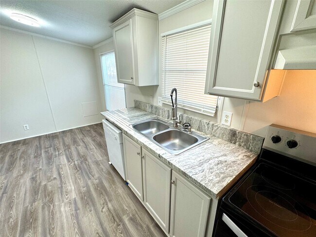 Building Photo - 16513 Desert Star Dr