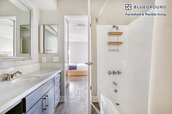 Building Photo - 3333 W 2nd St