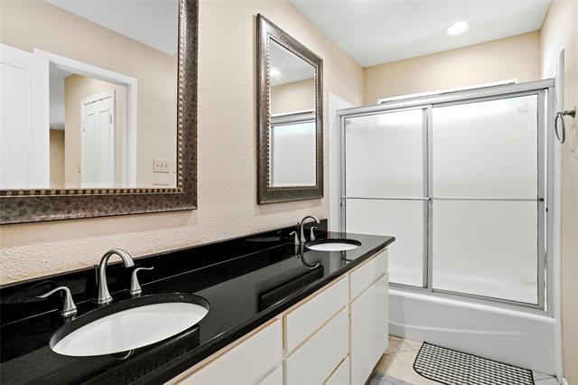 Building Photo - 4861 Ledgestone Ct
