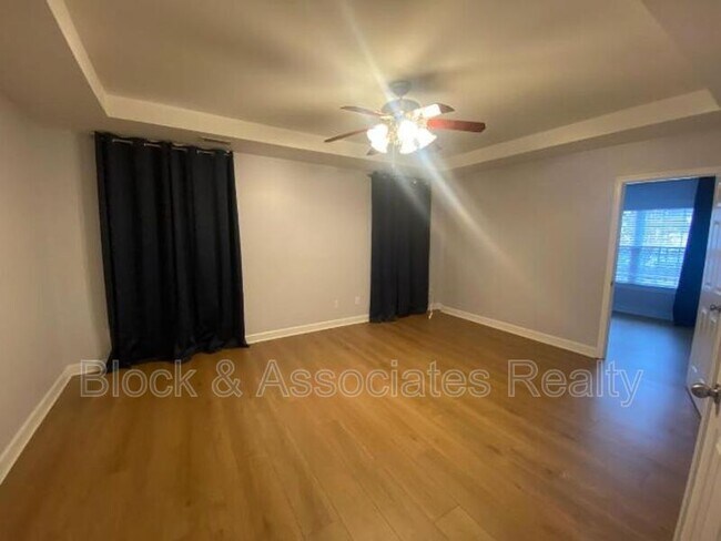 Building Photo - 2916 Chatelaine Pl