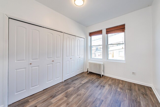 Building Photo - 6114 Highland Pl