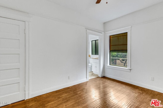 Building Photo - 1492 W 28th St