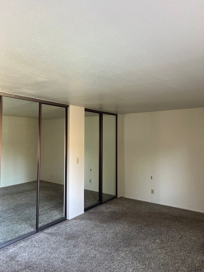 Building Photo - BEAUTIFUL 4 BEDROOM W/POOL IN FAIR OAKS!!