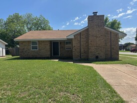 Building Photo - 2961 Moffett Ave