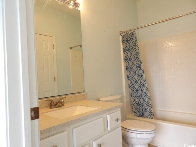 Building Photo - 901 W Port Dr