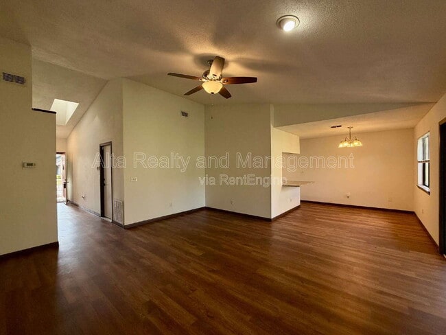 Building Photo - 4655 Trevi Dr