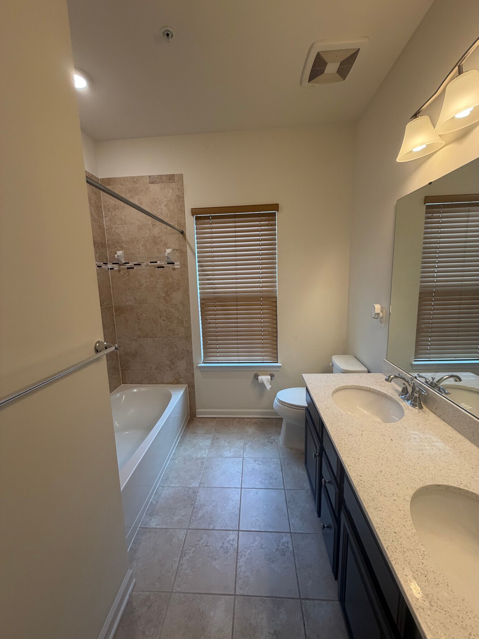 Building Photo - 3190 Yeager Dr