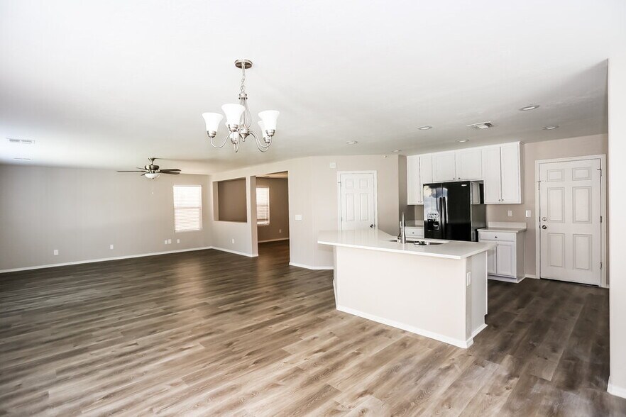 Building Photo - 12116 W Range Mule Dr