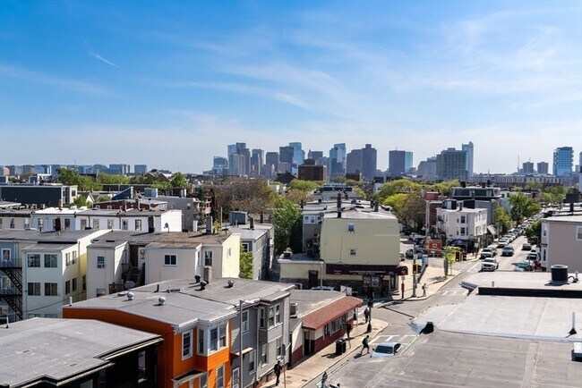 Building Photo - 100 Bennington St