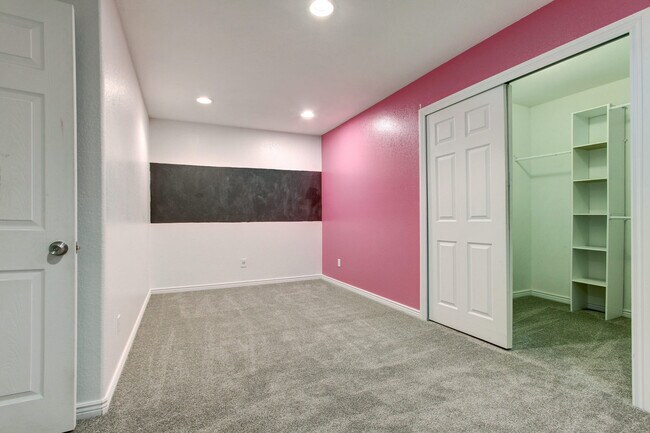 Building Photo - The Meadows of Castle Rock Ranch home w/finished basement & Mountain Views.