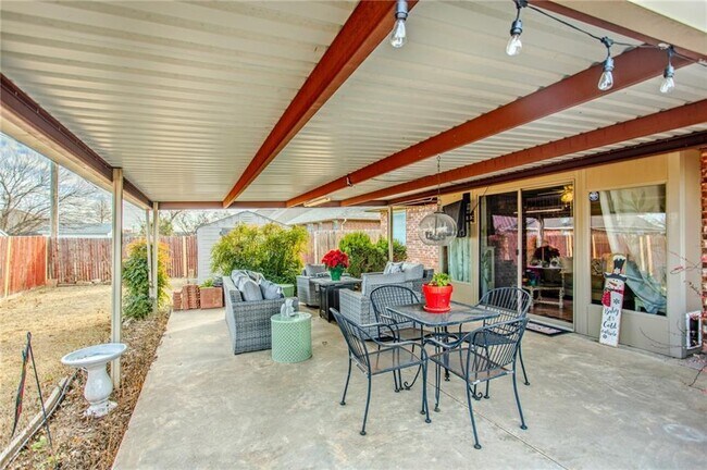 Building Photo - 4869 Del Aire Dr