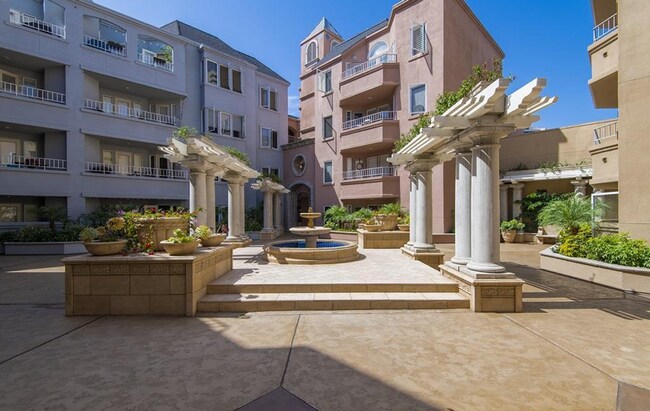 Building Photo - $500 OFF First Month's Rent! 2BR/2BA Downt...