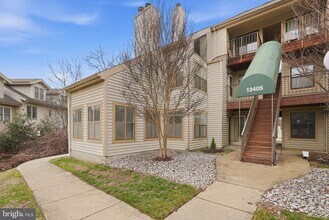 Building Photo - 13405 Shady Knoll Dr