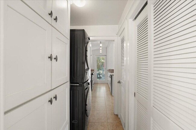 Building Photo - Downtown St. Augustine 2BD/2BA Historic Home