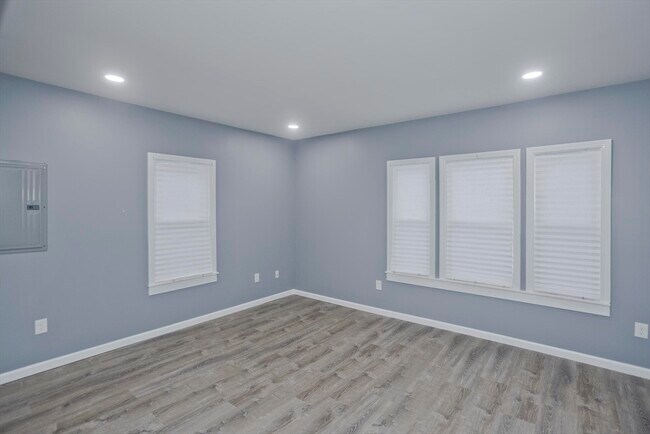 Building Photo - 27 Charbonneau Terrace