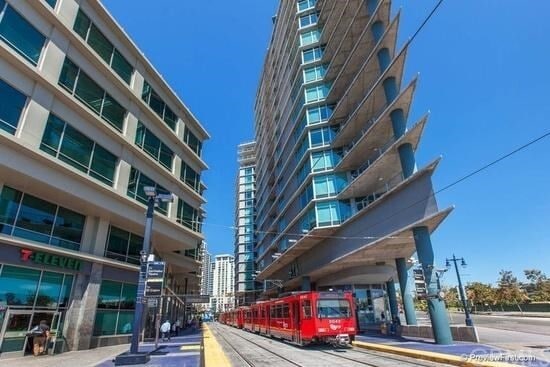 Building Exterior - 1080 Park Blvd