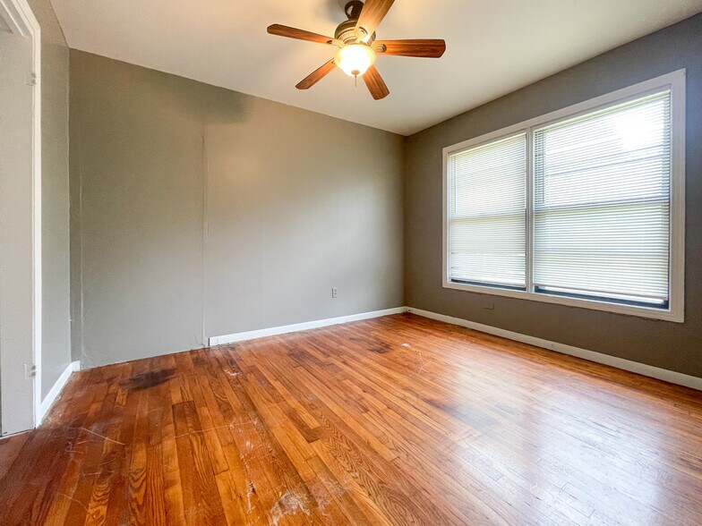 Building Photo - 1405 Guthrie Dr