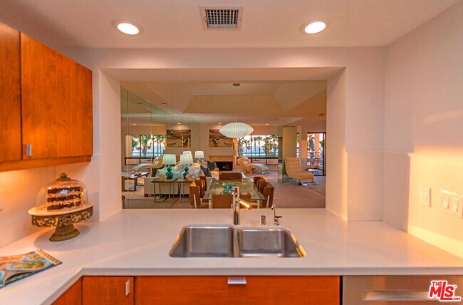 Building Photo - 110 Ocean Park Blvd