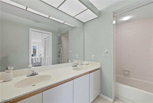 Building Photo - 12250 Kelly Greens Blvd